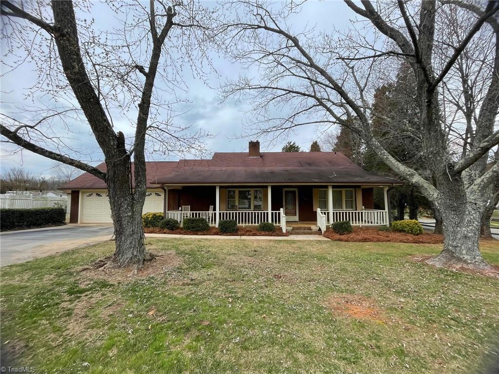 Fairview Dr, Lexington, NC 27292
