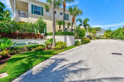 8 - 475 Ocean Ridge Way, Townhouse with 3 bedrooms, 2 bathrooms and null parking in Juno Beach FL | Image 3