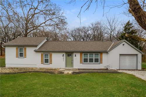 7411 Oak Drive, Kansas City, MO, 64152 | Card Image