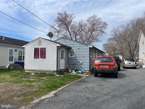 25 East St, HARRINGTON, DE, 19952-1301 | Card Image