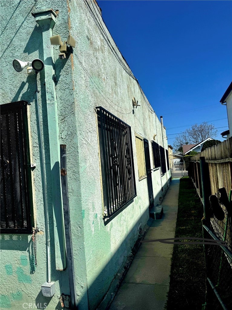 Residential Income in Los Angeles 2