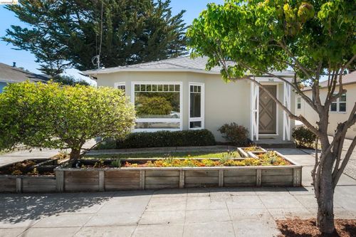 946 Jackson St, Albany, CA, 94706-1526 | Card Image