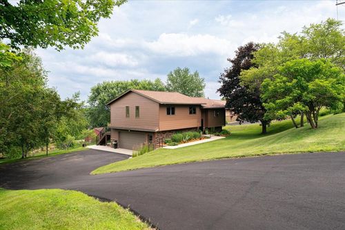 734 4th Street, La Crescent, MN, 55947 | Card Image
