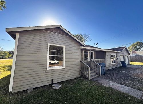 507 N Houston St, Webster, TX, 77598-5031 | Card Image