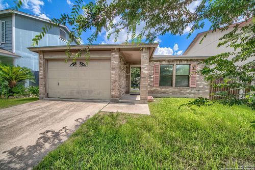 6827 Misty Field Dr, Converse, TX, 78109-3413 | Card Image
