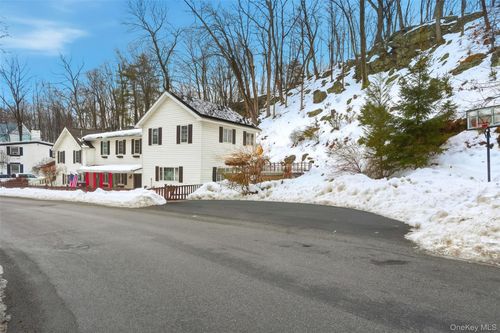 24 Mountain Rd, Cornwall On Hudson, NY, 12520-1708 | Card Image