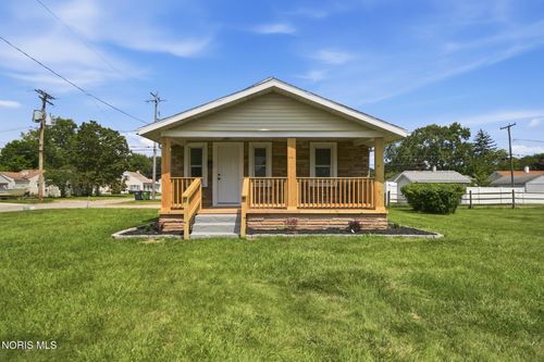 1054 Scott St, Maumee, OH, 43537-3142 | Card Image