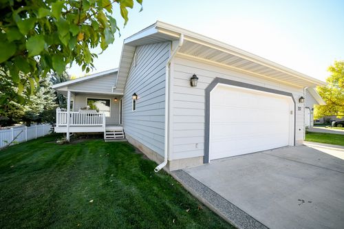 3337 Wild Rose Ln, Great Falls, MT, 59401-3472 | Card Image