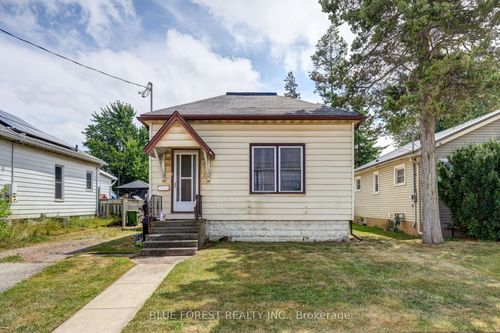 272 Wellington St, Saint Thomas, ON, N5R2S8 | Card Image