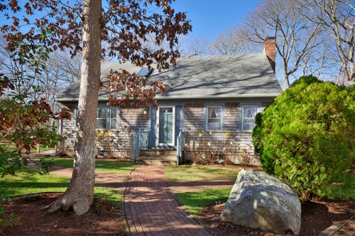 169 Clover Hill Dr, Vineyard Haven, MA, 02568-5665 | Card Image