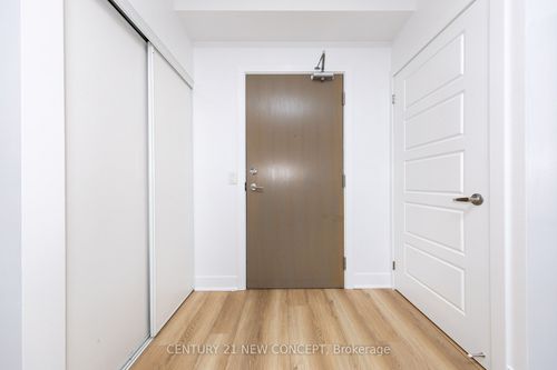 323-7 Kenaston Gdns, North York, ON, M2K0E9 | Card Image