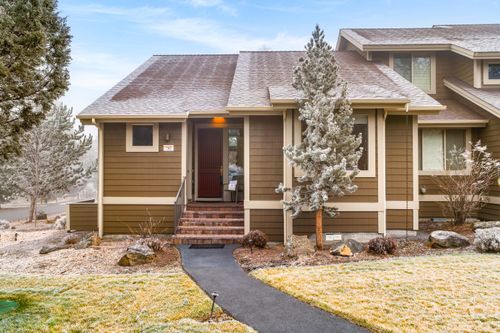 702 Sage Country Ct, Redmond, OR, 97756-5015 | Card Image