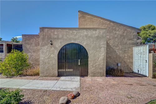 4245 Park Ct, Las Vegas, NV, 89110-4518 | Card Image