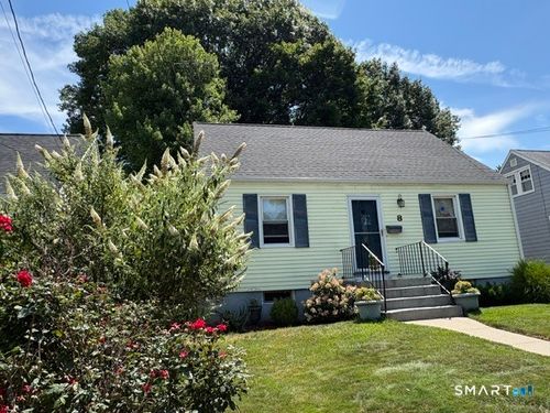 8 Edgemont Rd, Milford, CT, 06460-5005 | Card Image