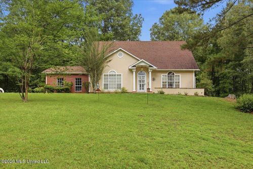 106 Mahaffey Cv, Raymond, MS, 39154-9618 | Card Image
