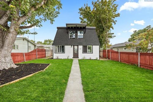 217 Birch St, Burbank, WA, 99323-2001 | Card Image