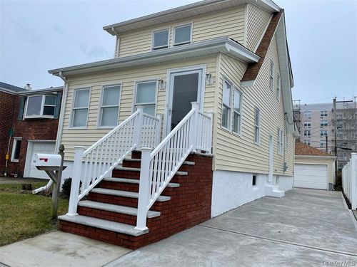 548 Broadway, Long Beach, NY, 11561-4534 | Card Image