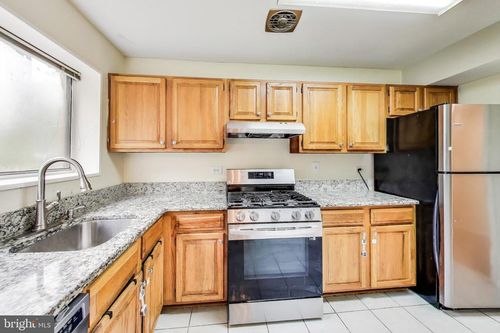 apt-4-10613 Montrose Ave, BETHESDA, MD, 20814-4219 | Card Image