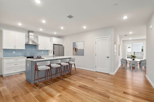 310-267 Old Colony Ave, Boston, MA, 02127-3520 | Card Image