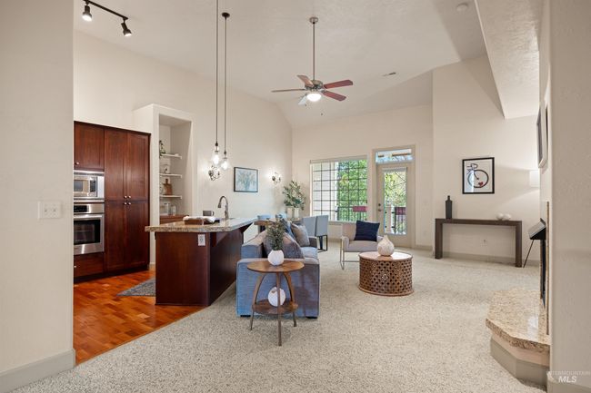 1148 E Winding Creek Dr, Condo with 3 bedrooms, 2 bathrooms and 2 parking in Eagle ID | Image 4