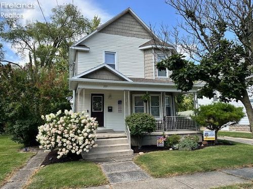 229 White St, Clyde, OH, 43410-1929 | Card Image