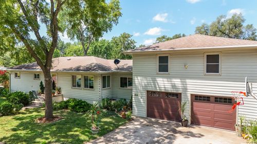 1447 Summit St, Lawrence, KS, 66044-3661 | Card Image