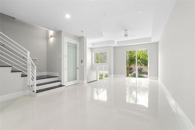 757 Se 12th Ct, House other with 3 bedrooms, 3 bathrooms and null parking in Fort Lauderdale FL | Image 2