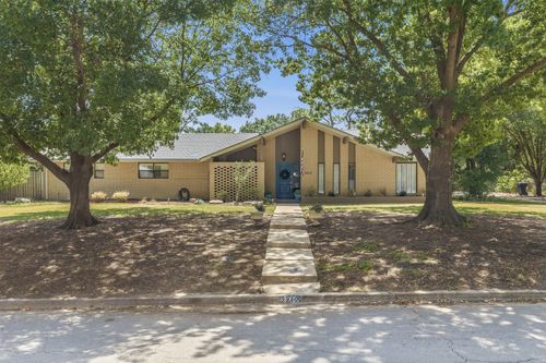 2212 Cloverleaf Pl, Ardmore, OK, 73401-3421 | Card Image