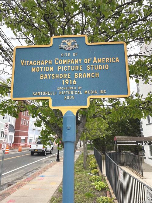 unit-208-94 4th Ave, Bay Shore, NY, 11706-7951 | Card Image
