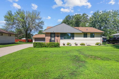 5913 Zenith Ave N, Brooklyn Center, MN, 55429-2646 | Card Image