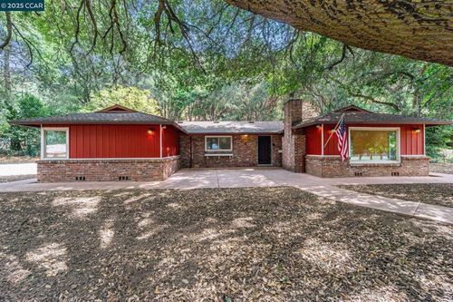 9 Wanda Way, Martinez, CA, 94553-9776 | Card Image