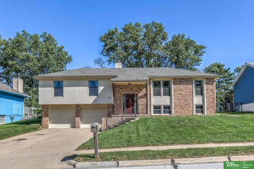 3412 Leawood Dr, Bellevue, NE, 68123-2137 | Card Image