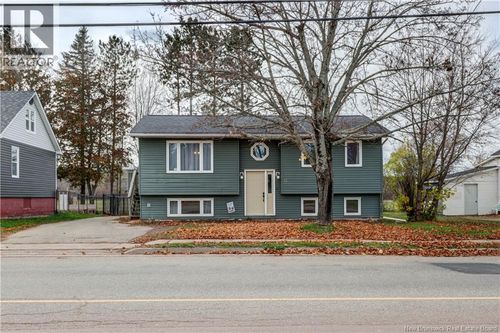 33 Needle St, Sussex Corner, NB, E4E2Z2 | Card Image