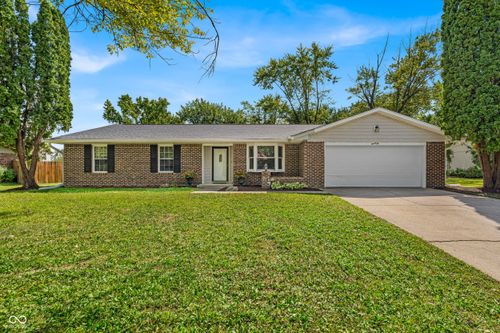 9010 Deer Run Dr, Indianapolis, IN, 46256-1342 | Card Image