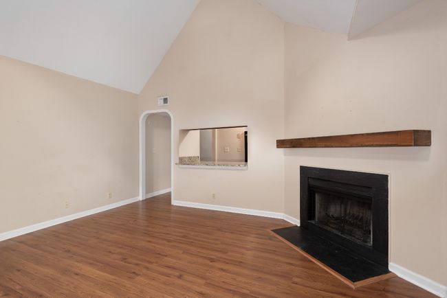 APT-12 - 3204 W End Cir, Condo with 1 bedrooms, 1 bathrooms and 2 parking in Nashville TN | Image 4