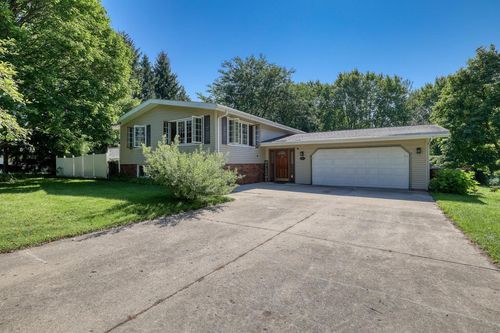 W1025 Kelly Drive, Rubicon, WI, 53078 | Card Image