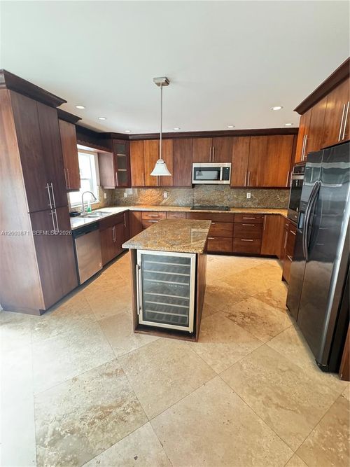2-3920 Woodside Dr, Coral Springs, FL, 33065-3057 | Card Image