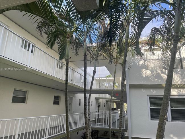 APT-310 - 4235 N University Dr, Condo with 1 bedrooms, 2 bathrooms and null parking in Sunrise FL | Image 11
