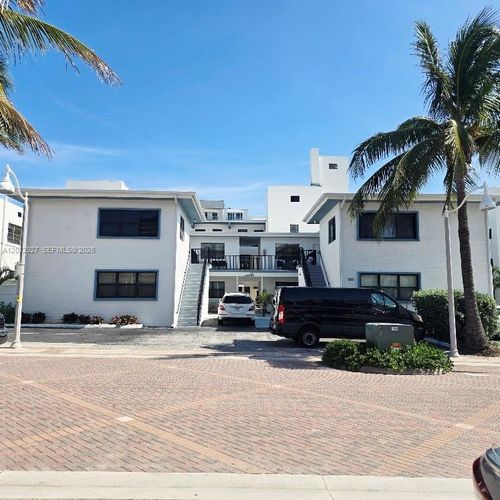 b101-322 Harding St, Hollywood, FL, 33019-3651 | Card Image