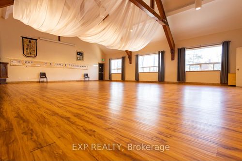 upperlower-hallcomm-kit-19 St Alban'S Dr, Acton, ON, L7J1C6 | Card Image