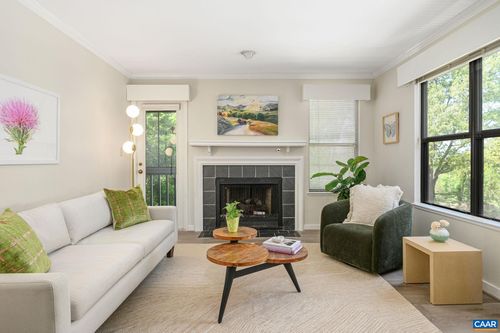 338 S Pantops Dr, CHARLOTTESVILLE, VA, 22911-8677 | Card Image