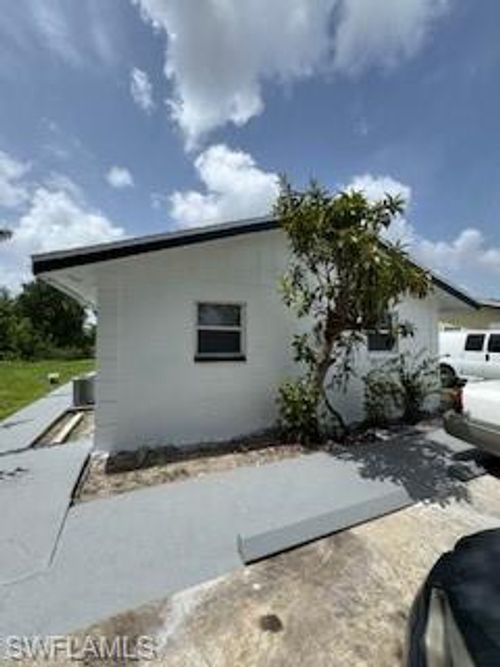 3342 Stella St, Fort Myers, FL, 33916-5728 | Card Image