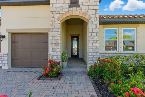 2055 Grove Dr, NAPLES, FL, 34120-7575 | Card Image