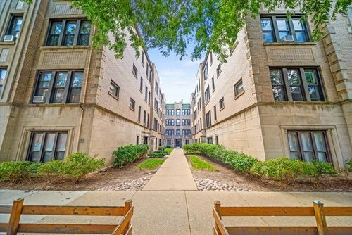 apt-m1-631 W Roscoe St, CHICAGO, IL, 60657-2921 | Card Image