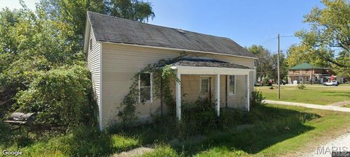 4 W Church St, Lenzburg, IL, 62255-2092 | Card Image