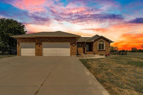 718 Se 22nd St, Newton, KS, 67114-8718 | Card Image