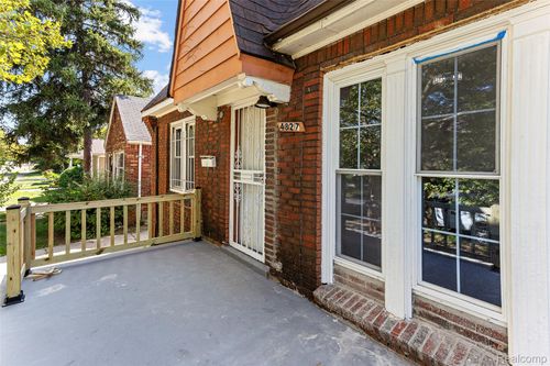 4827 Gray St, Detroit, MI, 48215-2042 | Card Image
