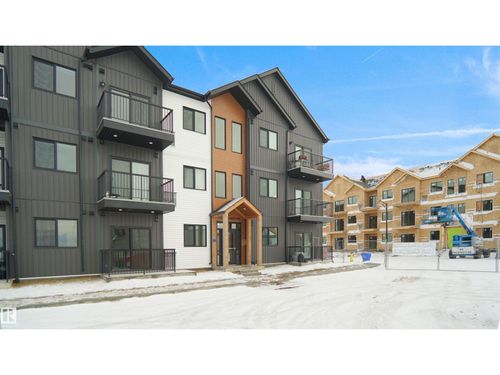 9215 228 St Nw, Edmonton, AB, T5T4T1 | Card Image