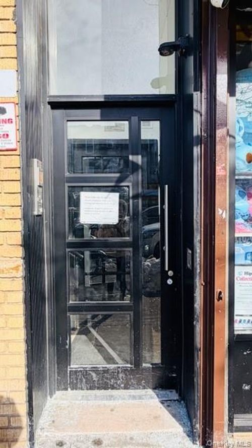 99 Northern Blvd, Corona, NY, 11368-1083 | Card Image