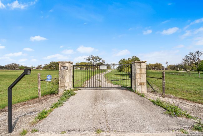 70 Cleo Ln, House other with 4 bedrooms, 4 bathrooms and null parking in Boerne TX | Image 62